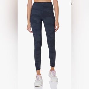 Alo Vapor Legging Black Camo